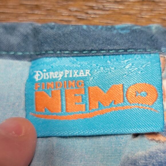 Disney Finding Nemo Scrub Top Nemo & Dori - Size Small - Picture 4 of 5